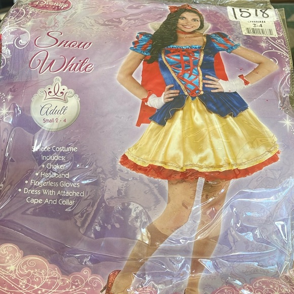 Snow White - Picture 1 of 2